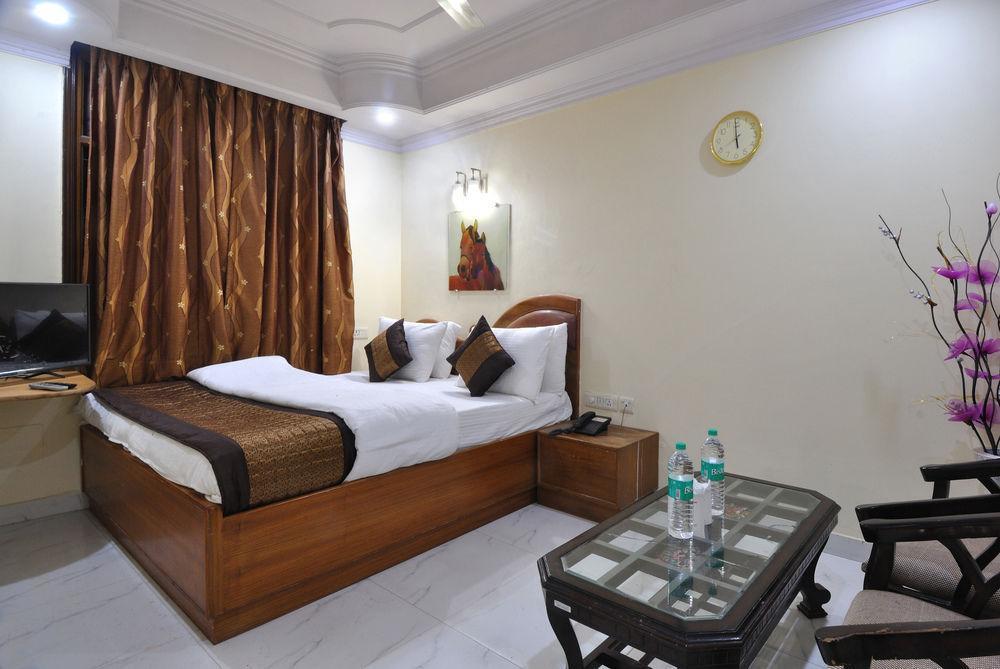 Hotel De Holiday International @ New Delhi Station Exterior foto