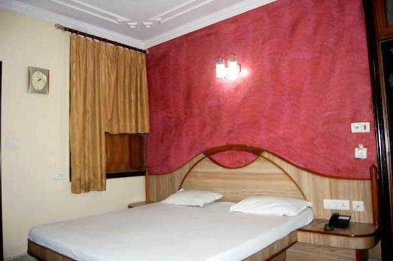 Hotel De Holiday International @ New Delhi Station Exterior foto
